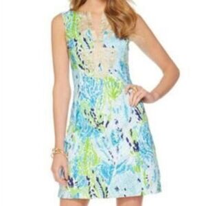 Lilly pulitzer lets Cha Cha Janice Shift Dress.